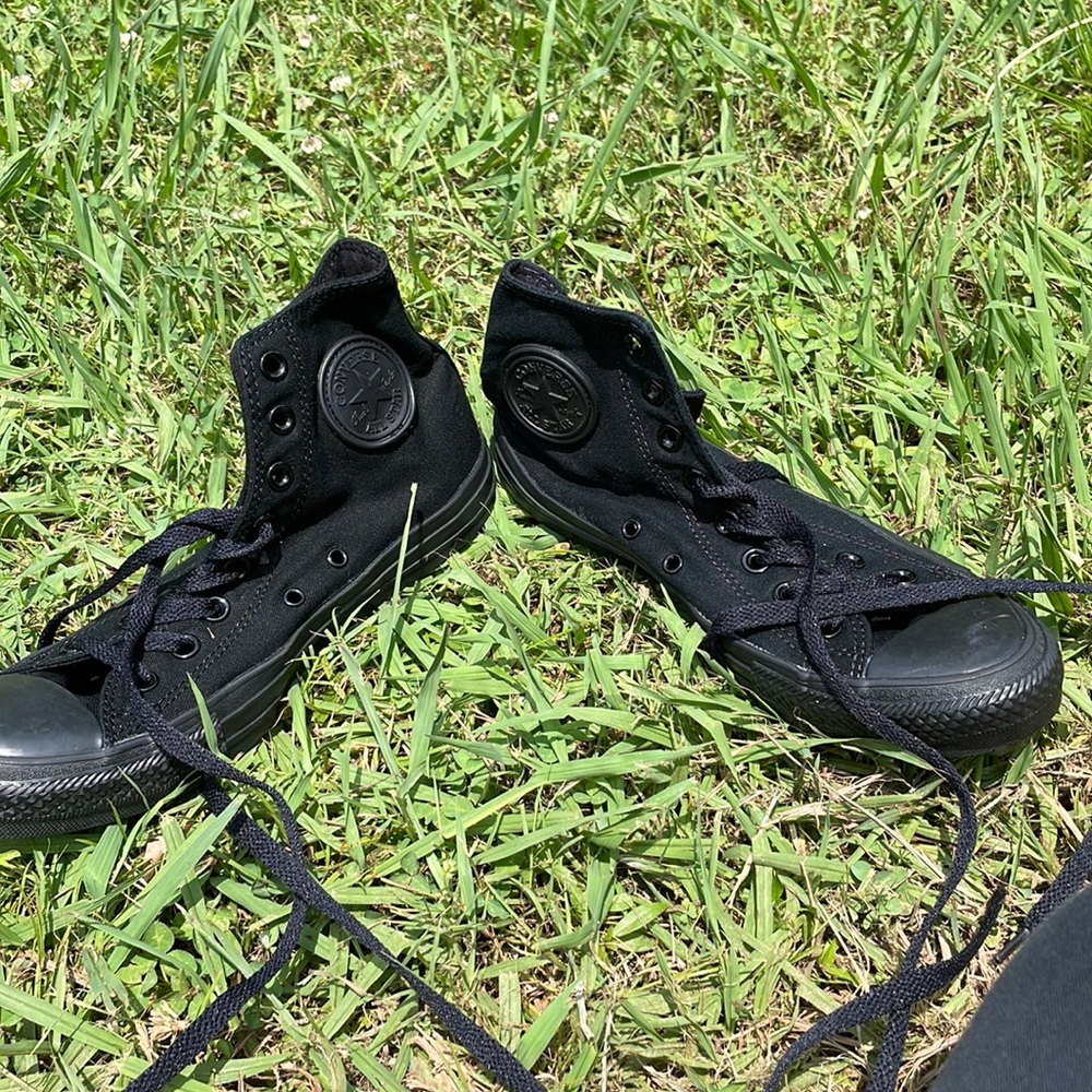 Perfect black converse